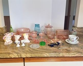 Vintage Lady Head Vases, Glass Bottles, Decorations https://ctbids.com/#!/description/share/362513