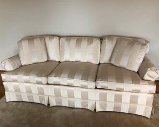 Hickory Chair Couch https://ctbids.com/#!/description/share/362575