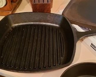 $20 - Item #146: Cast iron "Lodge" brand grill pan