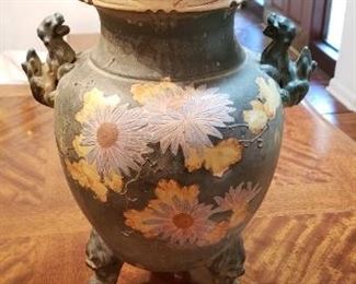 $5 - Item #206: Old urn, heavily damaged, see photos. Old glue repair. 