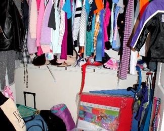 Girl's clothing - size Large