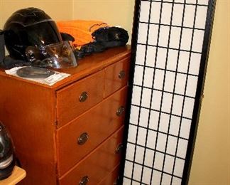 Chest-of-drawers, room divider screen