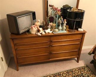 Mid century chest of drawers by Willett.