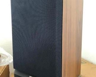 JBL P 20 speakers
