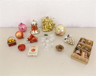 Lot of Vintage Christmas Ornaments
