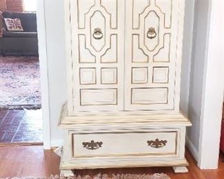 Storage cabinet