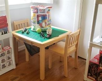kids play table and chairs