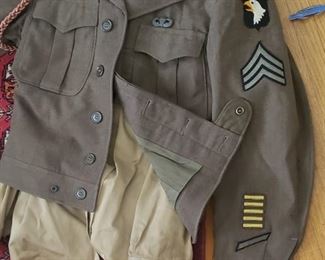 WW2 Uniform, Screaming Eagles Airborne