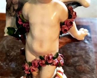 $800 - Meissen Figurine CUPID WITH ROSES R123 