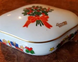 $40 - Limoges Christmas Box