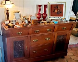 $230 - Beautiful Buffet