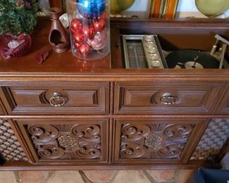 $300 - Magnavox Astro Sonic Turntable Console