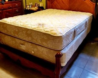 $300 - Brand new Queen Bed & Mattress set