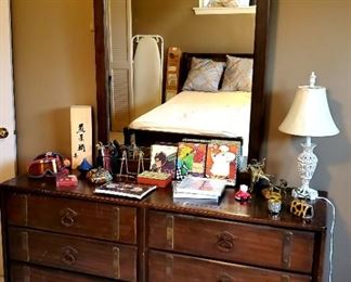 $100 - Dresser w/ mirror