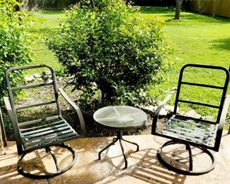 $80 - Chairs w/ Table