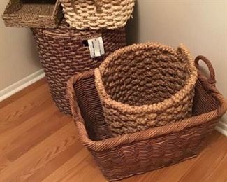 Various Size Baskets https://ctbids.com/#!/description/share/362800