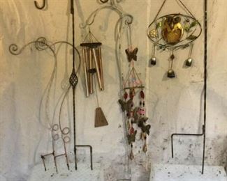 8 Garden Decorative Metal Stakes and Chimes https://ctbids.com/#!/description/share/373918