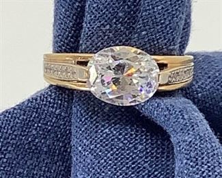 14K Gold Ring with Cubic Zirconium Gemstone https://ctbids.com/#!/description/share/373941