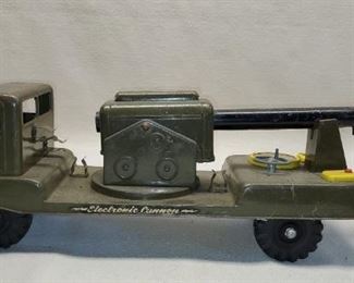 1950's Marx Metal Army Truck with Cannon
