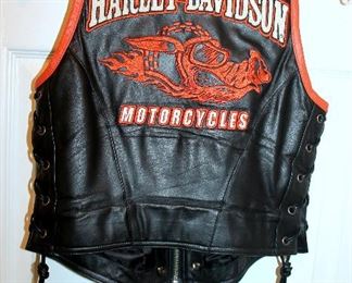 #26 - Harley-Davidson Road Hog Leather Vest - women's medium