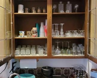 Beer Steins, Wine Glasses, Brandy Glasses, Decanters and more!
Includes ice bucket, oneida tray, plastic cups, straws and much more!