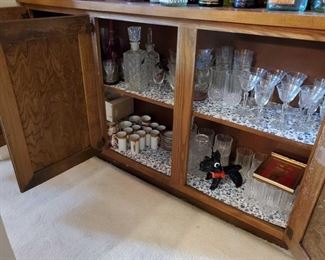 1003: Otagiri China Glasses, Hankyu Mokar China Glasses, Decanters, Puch Glasses and more
Includes Cactus margarita glasses new in box, shot glasses, glass pitcher and much more!