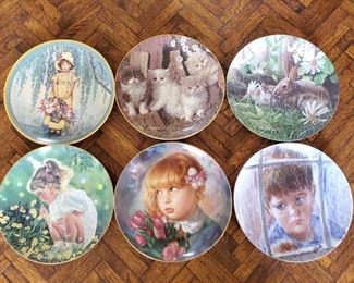 1500: 6 Decorative Plates with Stands
Includes plates by Frances Hook, Kevin Daniel, Armstrongs Art on Porcelain, Maurizio Goracci, Jessie Wilcox Smith and Higgins Bond