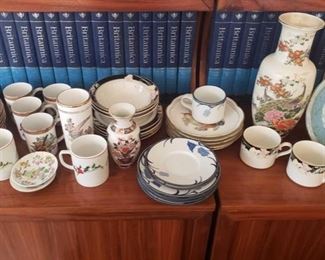 1510: China Plates, Tea Cups, Saucers, Vases, Serving Plates and More
4 Cupboards full of punch bowls, large serving plates, decorative plates, and more
