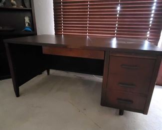 Nice Vintage Office Desk
Nice Vintage Office Desk measures 5' long and 31 inches deep 29" tall
