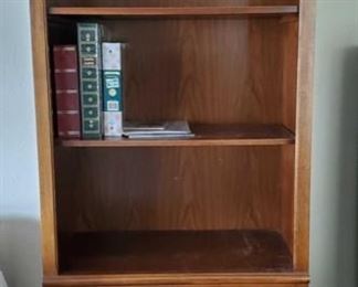 Bookshelf With Empty Photo Albums and More !
Bookshelf measures approx 32"(L)×77.5"(H)×17"(W)