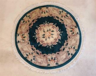 Round Hand Woven Area Rug
Measures Approx 66"×66"