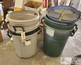 5 Trashcans and 2 Lids