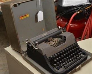 Underwood manual typewriter