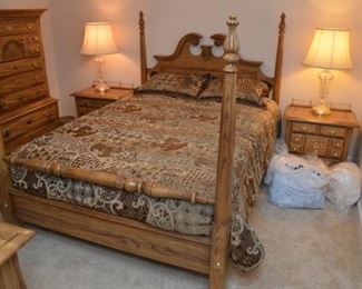 Oak queen bedroom suite - bed, pair nightstands, chest of drawers (dresser in other picture), full and queen sheet sets