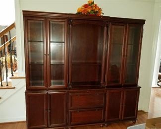 Den- hutch/china cabinet. base/top separate, each is 3 pieces. Overall: 84" x 81" x 18".      $185.00