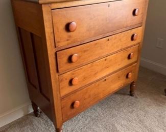 Antique chest of drawers on casters - 225