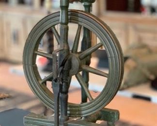 Antique spinning wheel	38x18x21in	HxWxD	SC119