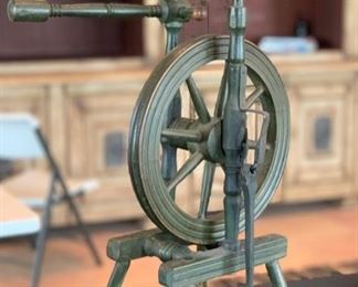 Antique spinning wheel	38x18x21in	HxWxD	SC119
