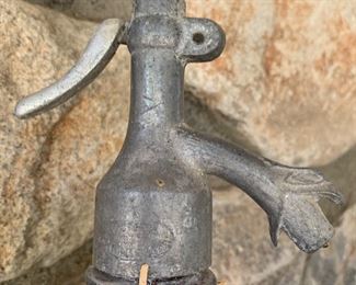 Victoria Antique Seltzer Bottle Pyramidal Snake Spout	12.5in H		SC146
