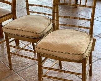 2pc Vintage Carved Chairs Gold	25x17x16in   seat height: 17in	HxWxD	SC150