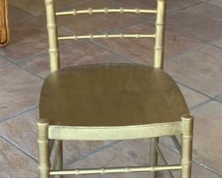 2pc Vintage Carved Chairs Gold	25x17x16in   seat height: 17in	HxWxD	SC150