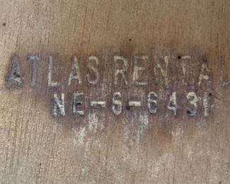 2pc Vintage Carved Chairs Gold	25x17x16in   seat height: 17in	HxWxD	SC150