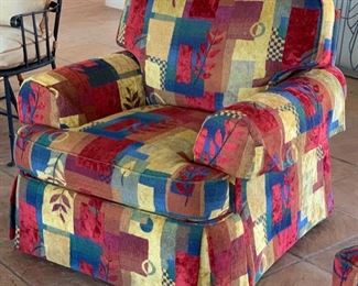 Sherrill Furniture Oversized Chair Red/Yellow Pattern	35x40x38in	HxWxD	SC154