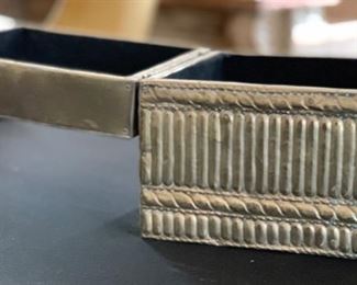 Hammered Tin Lidded Box	7x8.25x8.25in	HxWxD	SC224