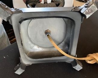 1 Swan Cast Metal Lamp	32x16x13in		SC227