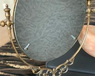 Italy Cast Bronze Vanity Mirror	17x13.5x4in	HxWxD	SC237