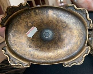 Italy Cast Bronze Vanity Mirror	17x13.5x4in	HxWxD	SC237