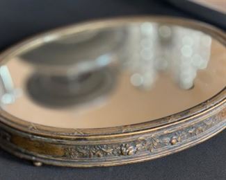 Italy Bronze Oval Vanity Display	2x14x10.5in	HxWxD	SC239