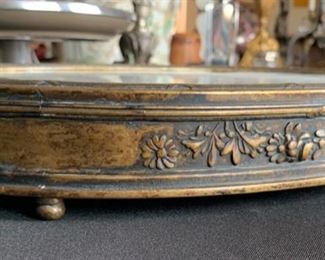 Italy Bronze Oval Vanity Display	2x14x10.5in	HxWxD	SC239