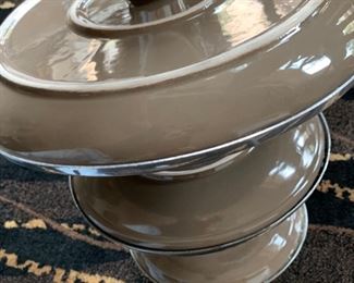 3-Tier Ceramic & Metal Server	20.5in H x 13.75in Diameter at widest		SC241